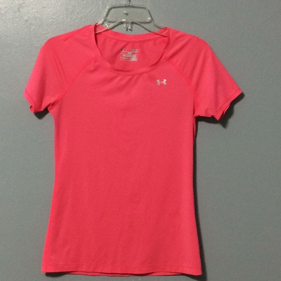 Under Armour Tops - Under Armour Heat Gear Fitted Pink Shirt Sz XS